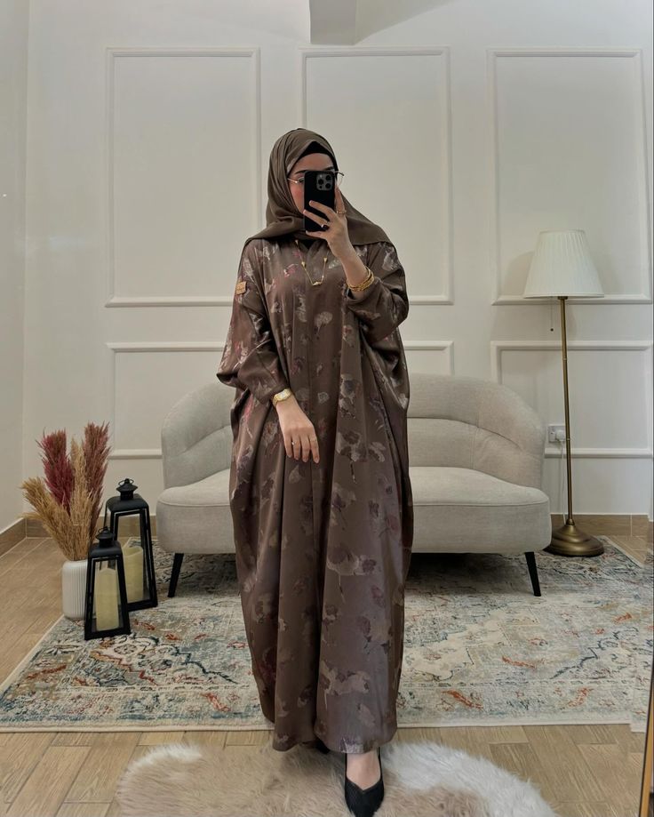 عباية تَوتة الورد